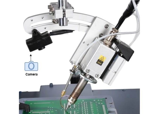On-tip inspection camera in automatic soldering robot